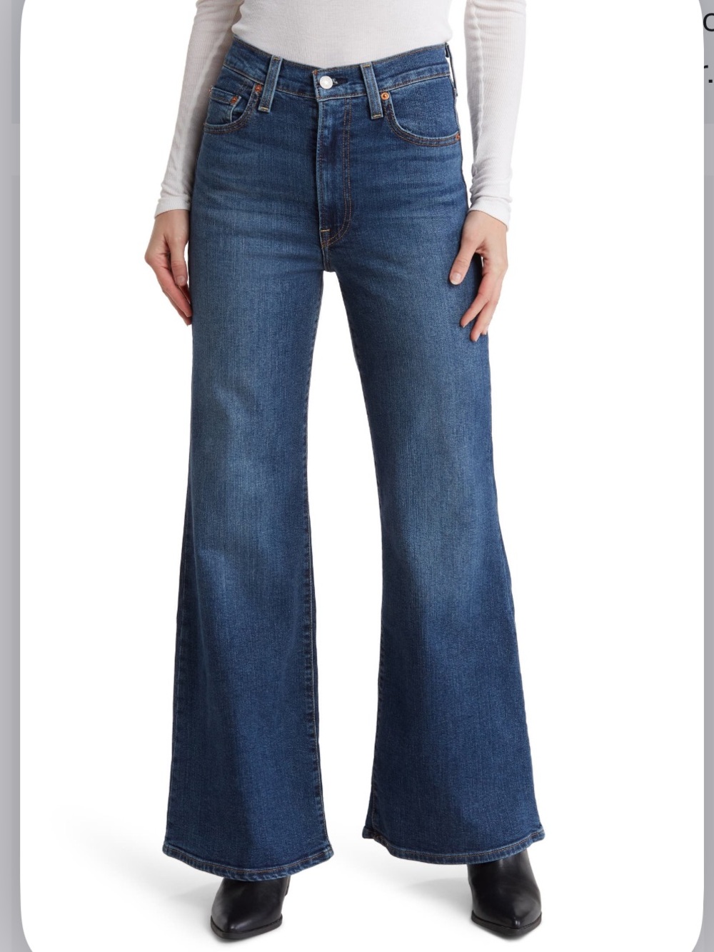 NWT Levi’s Ribcage Bells Flare Leg Jeans Size W26 X L32